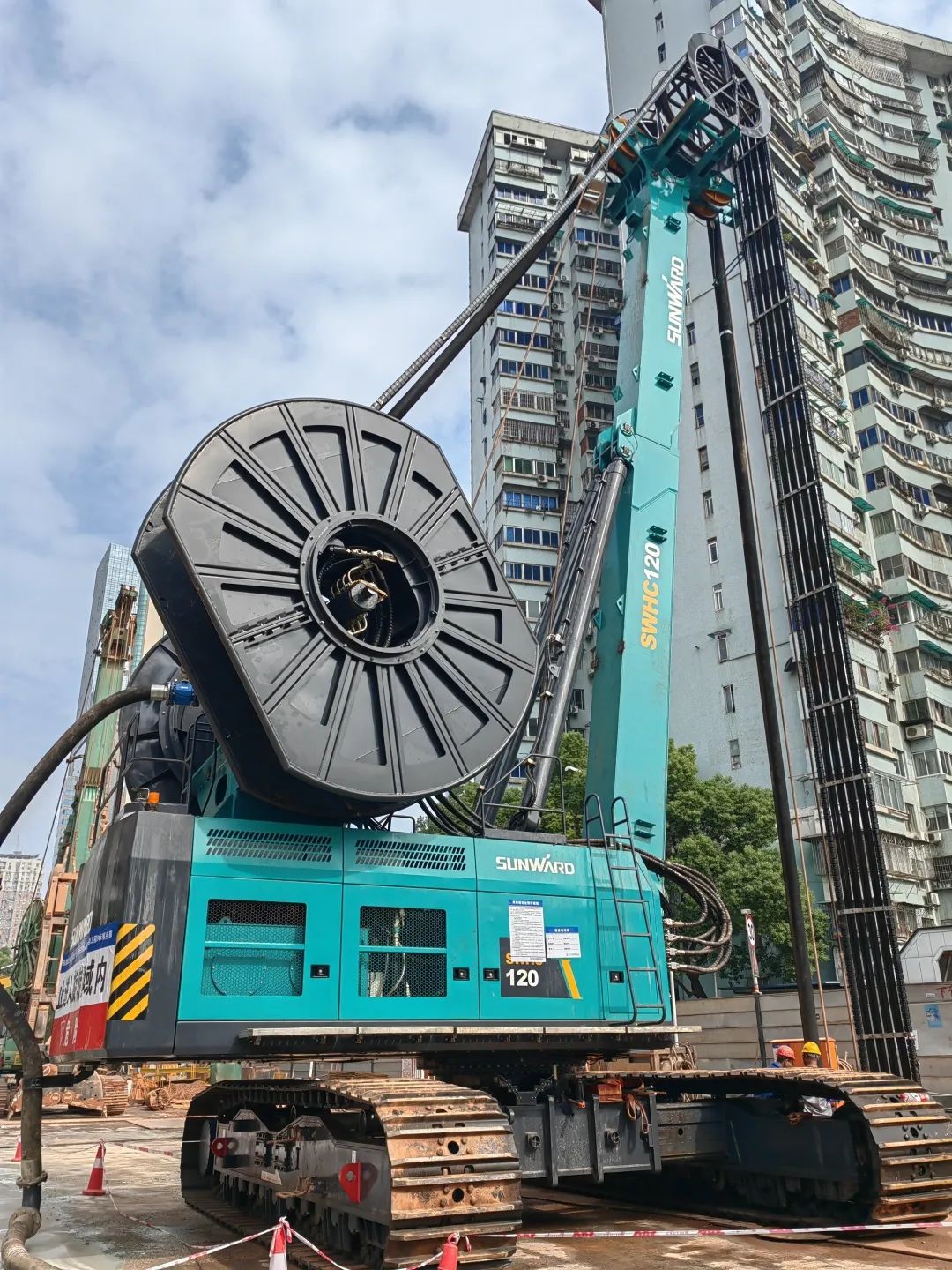 首战创佳绩！优德88智能双轮铣槽机助建长沙地铁7号线