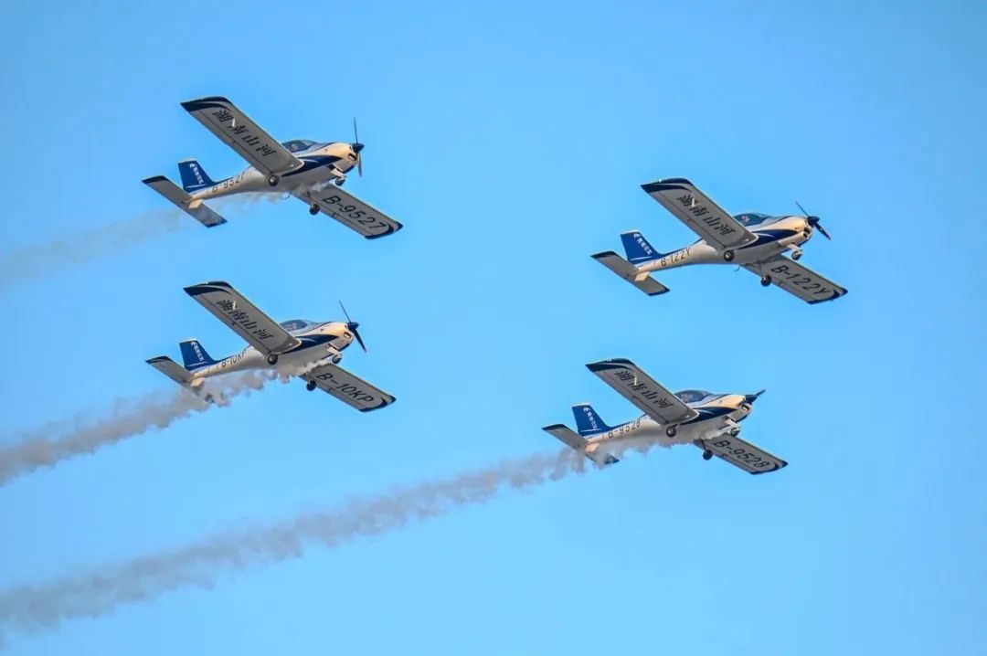 逆势飞翔！优德88航空携手相助同伴亮相2022南昌航行大会