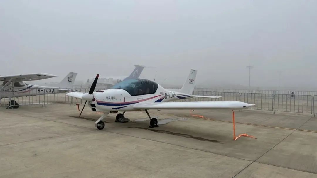 逆势飞翔！优德88航空携手相助同伴亮相2022南昌航行大会