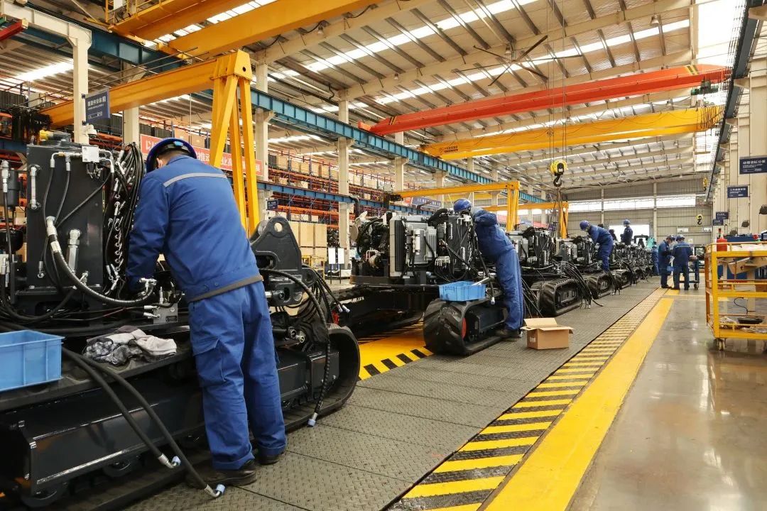 莫道君行早，，，，，，更有早行人！优德88智能癸卯兔年开工大吉