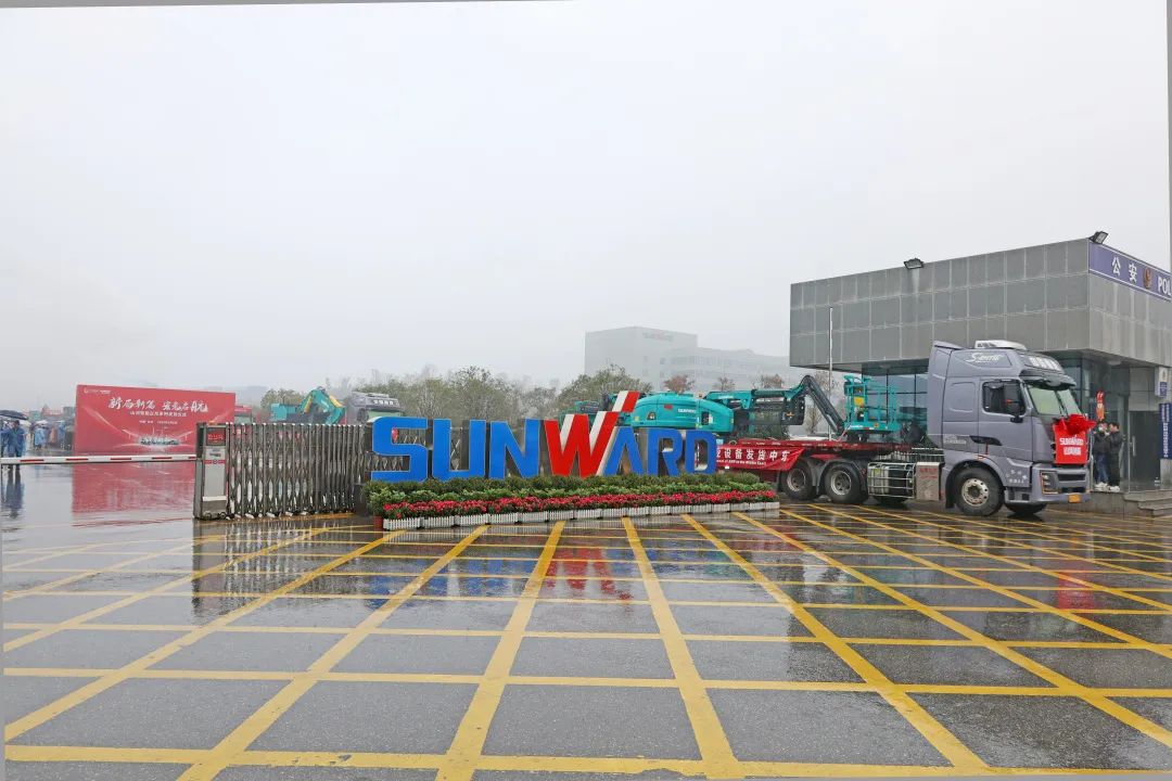 新局新篇，，宏兔启航！优德88智能超200台套装备集中发货