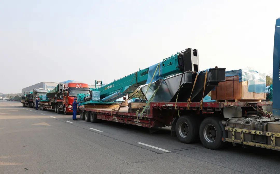 喜迎龙仰面！优德88智能大吨位PDP工法引孔式静力压桩机出征哥伦比亚