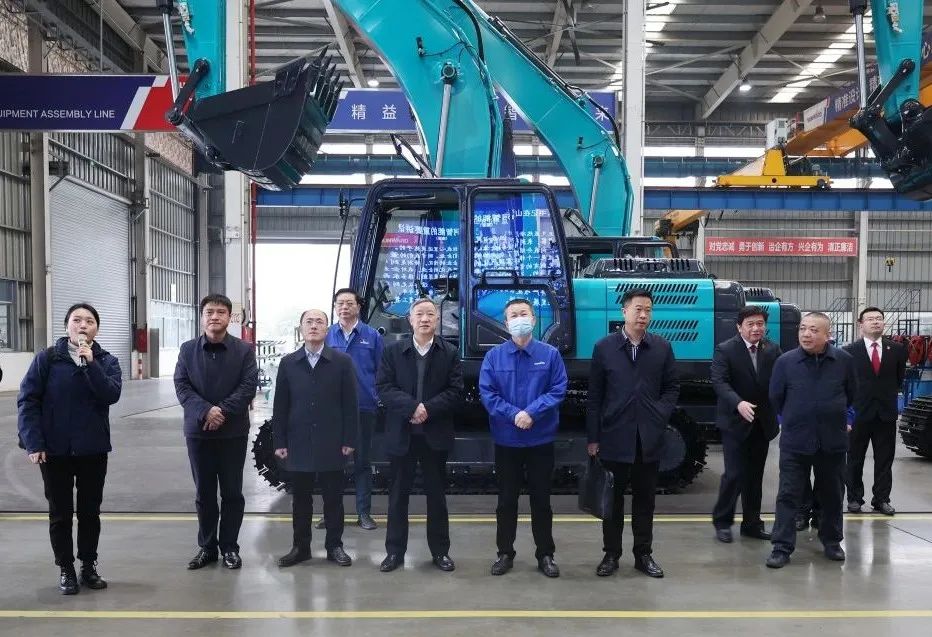 省高院副院长郭正怀调研优德88智能