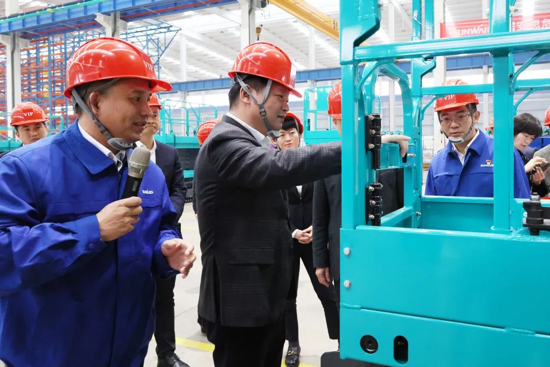 付旭明慰问优德88智能市三八红旗头并督导清静生产事情