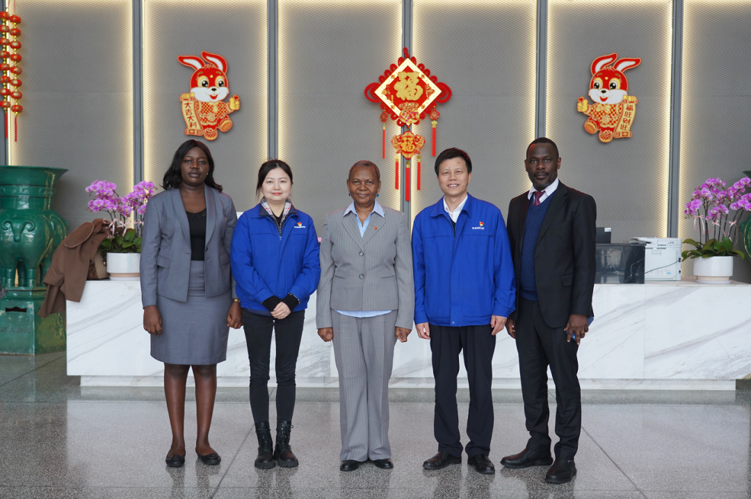 乌干达驻华大使到访优德88智能