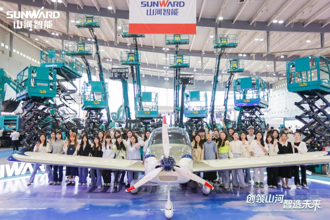 2023 CICEE | 优德88智能亮相2023长沙国际工程机械展！智能化、电动化产品站C位