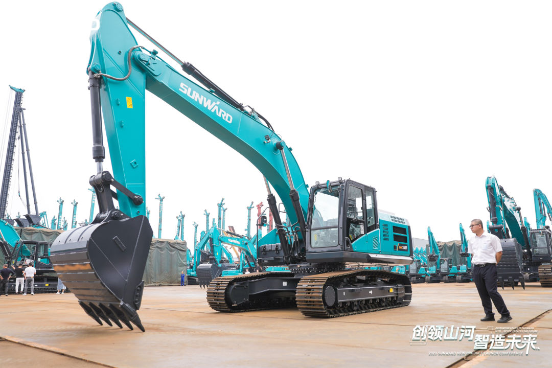 精品出击、互动一直！优德88智能F系列挖掘机闪灼长沙展