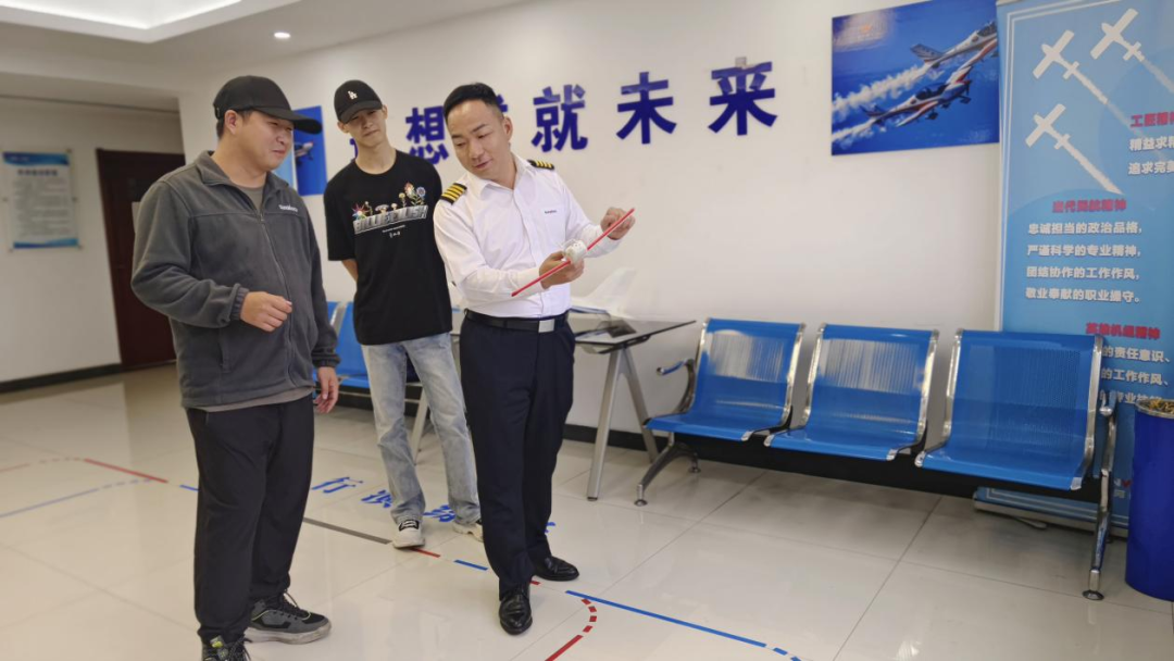 湖南优德88通航获CCAR-141部民用航空器驾驶员学校运行及格证