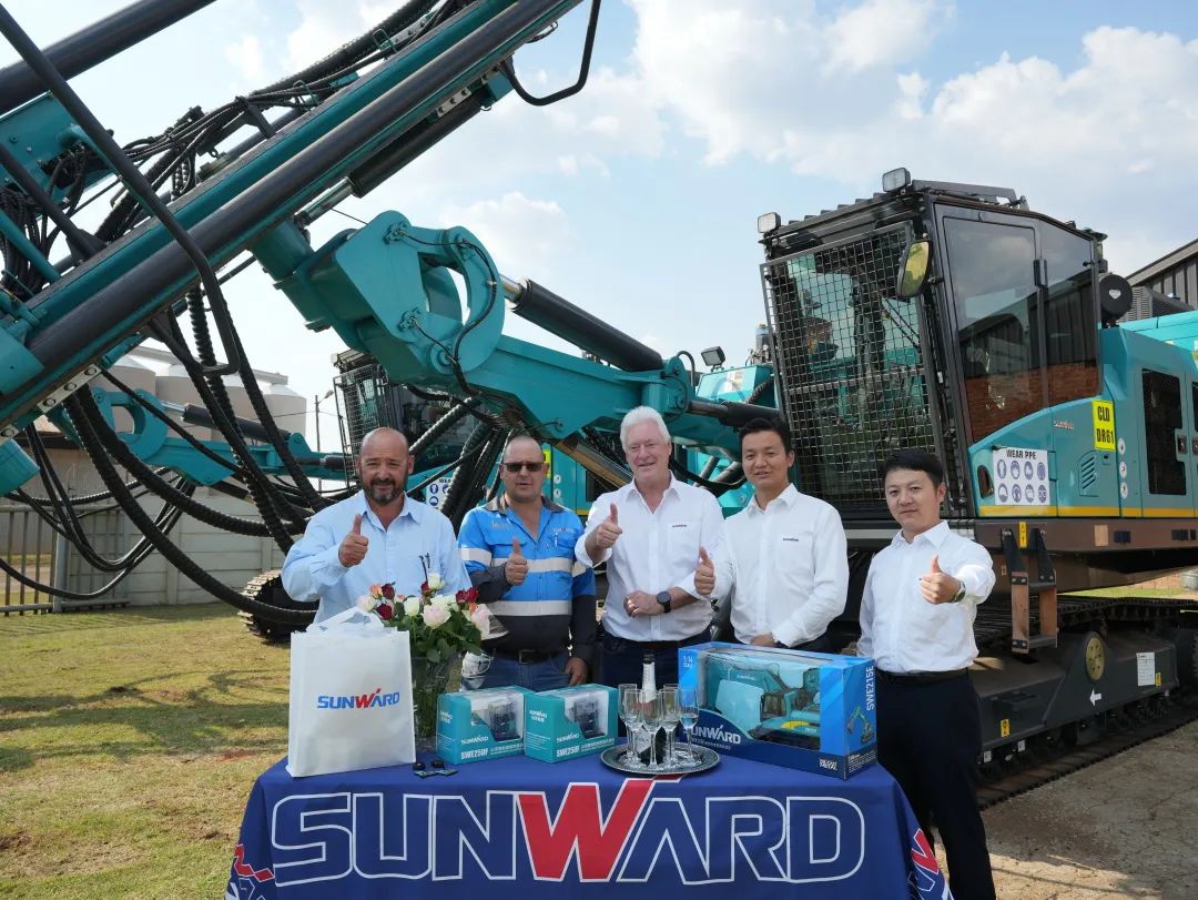 登陆南非，，，，优德88智能新型凿岩利器交付客户