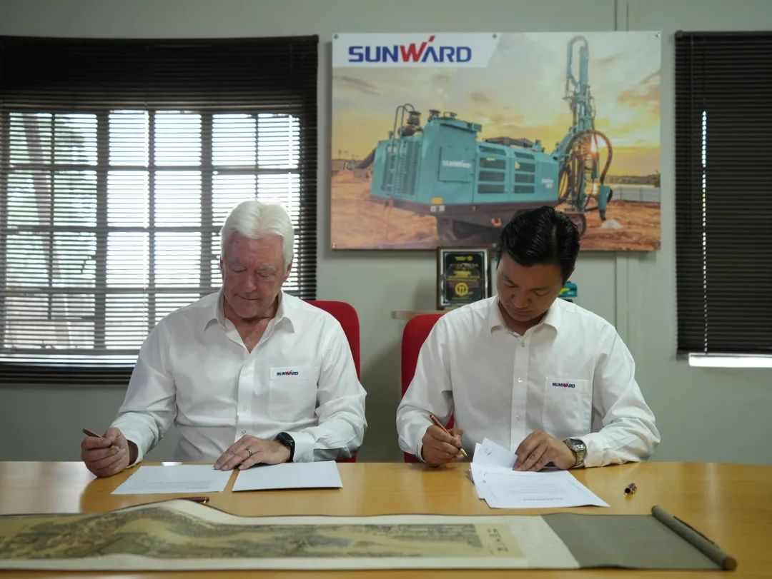 登陆南非，，，，优德88智能新型凿岩利器交付客户