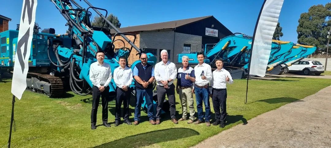 登陆南非，，，，优德88智能新型凿岩利器交付客户