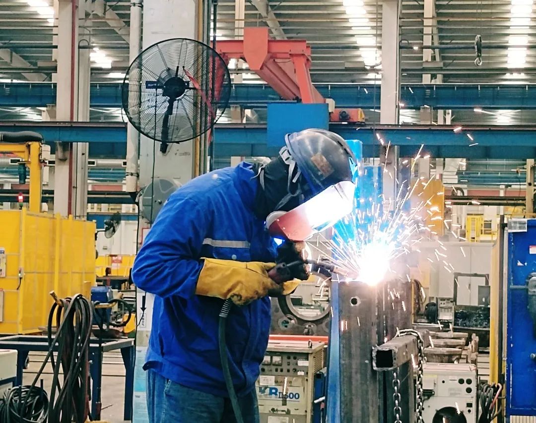 劳动庆幸，，，，，创立伟大！纪录那些通俗且伟大的劳动瞬间