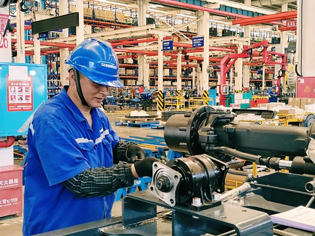 劳动庆幸，，，，，创立伟大！纪录那些通俗且伟大的劳动瞬间