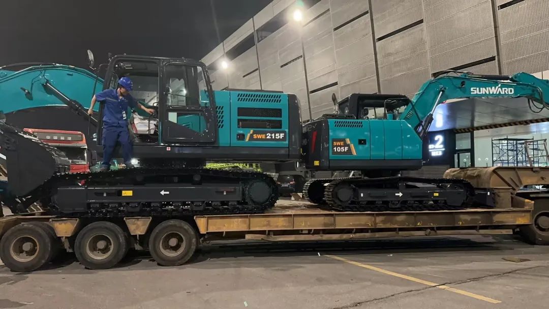 劳动庆幸，，，，，创立伟大！纪录那些通俗且伟大的劳动瞬间