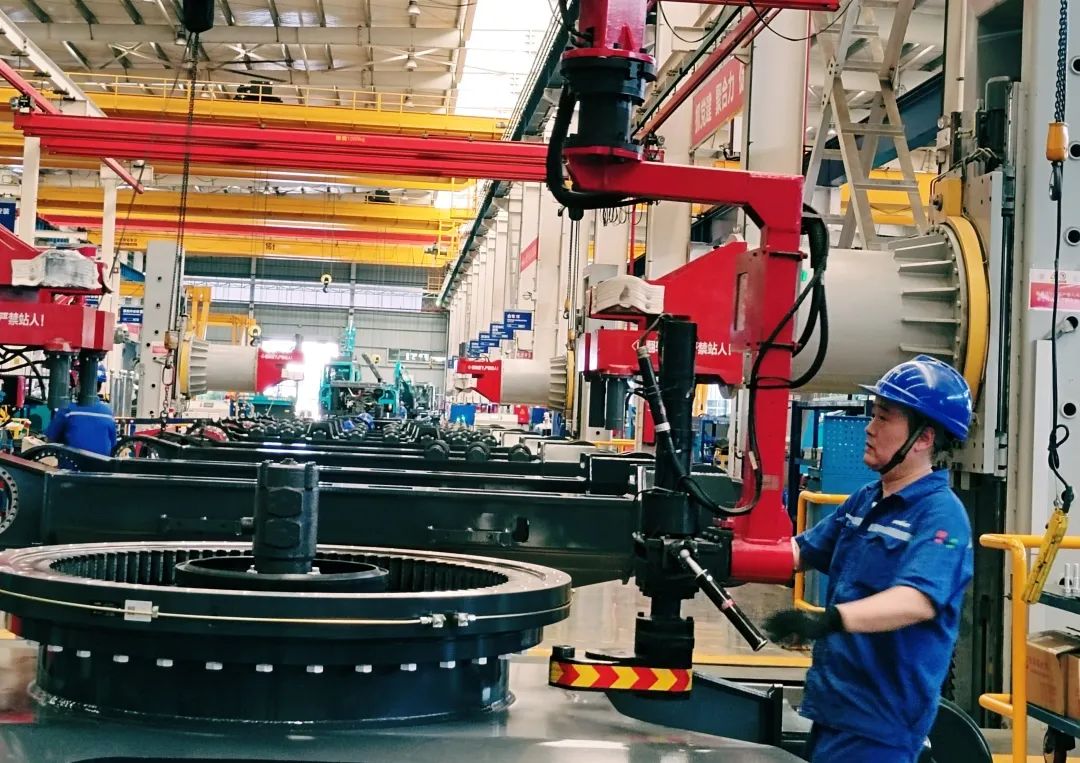 劳动庆幸，，，，，创立伟大！纪录那些通俗且伟大的劳动瞬间