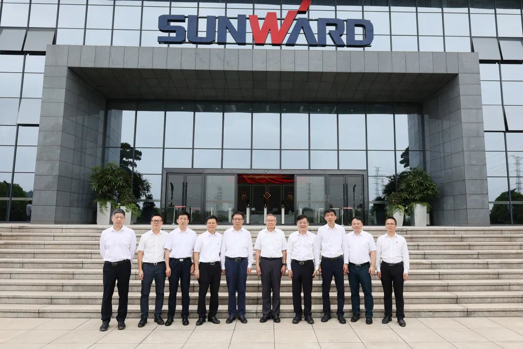 中国联通集团副总司理梁宝俊到访优德88智能