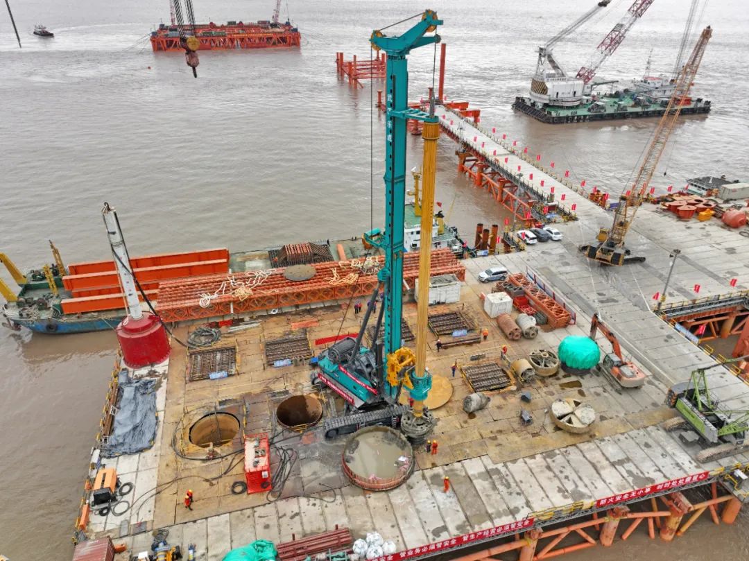 新战绩+1！优德88智能超等旋挖钻机创6.3米直径钻孔新纪录