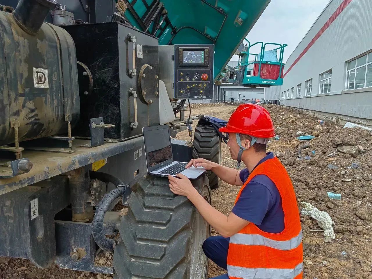 谛听客户心声！优德88智能高空机械“服务万里行”走进东北