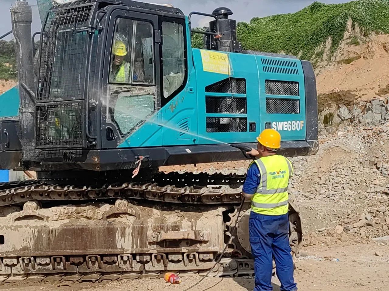 步履一直，，，，，服务不止！优德88智能挖掘机服务万里行火热举行中