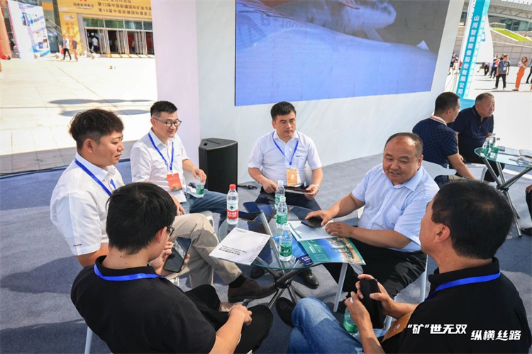 “矿”世无双，，，，，纵横丝路！优德88智能亮相第十三届新疆国际矿业与装备博览会