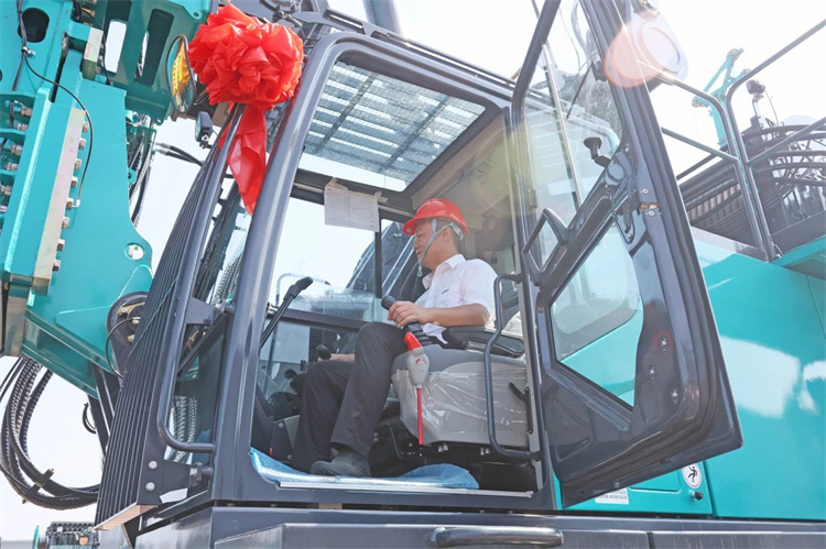 优德88智能桩工机械再添强将！SWDM800H旋挖钻机顺遂下线