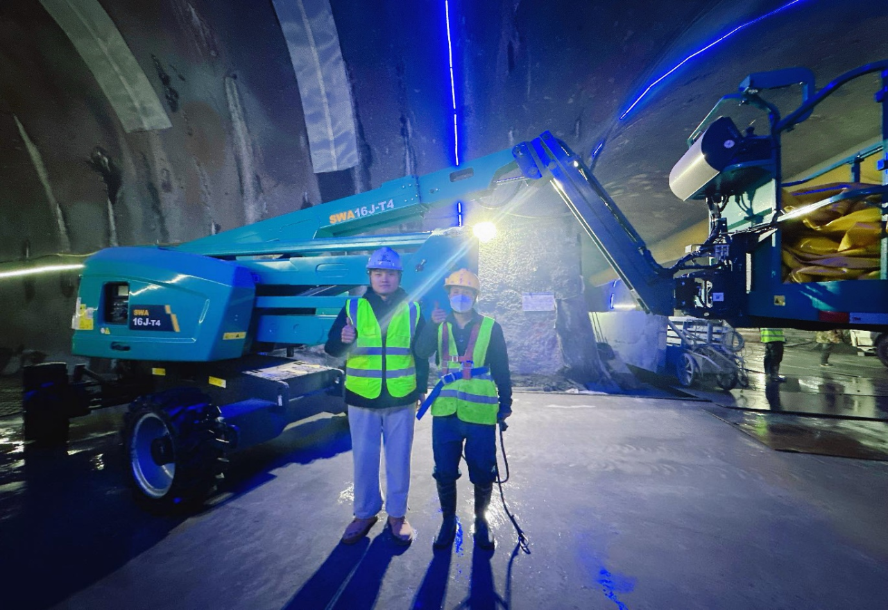 不惧高海拔挑战！优德88智能高空机械实力助建川藏铁路