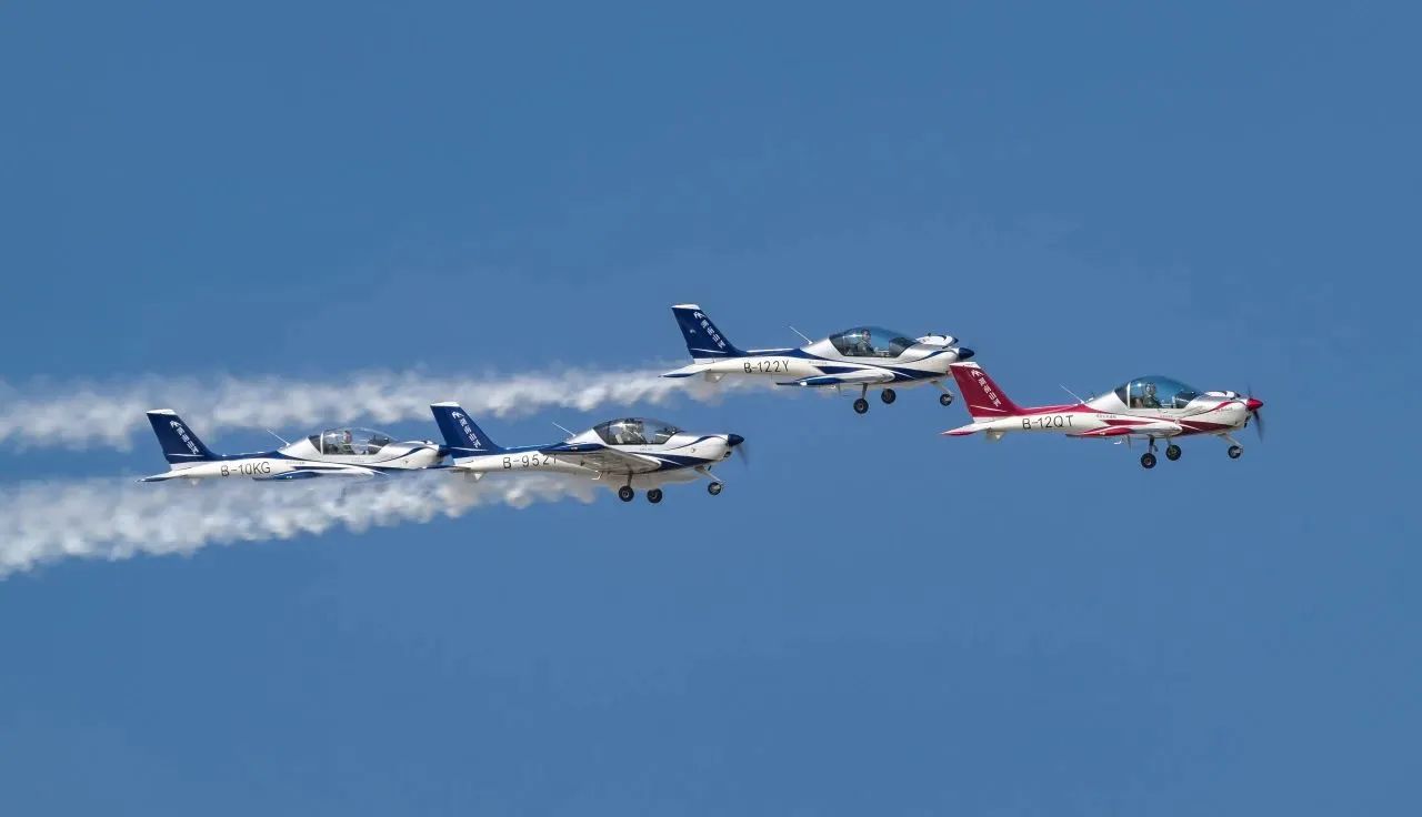 央媒聚焦！一起见证首届亚洲通用航空展上的优德88风范
