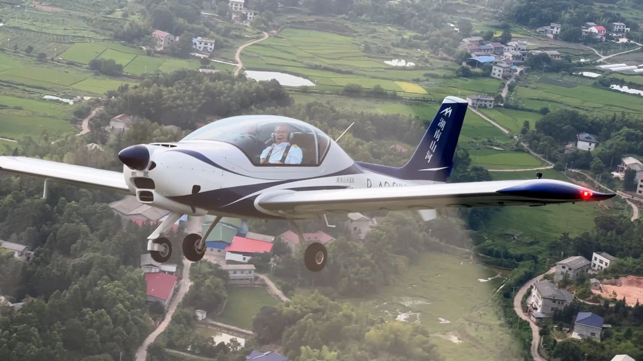 二十载磨砺，，，，“阿若拉”飞机累计航行时间突破11万小时！