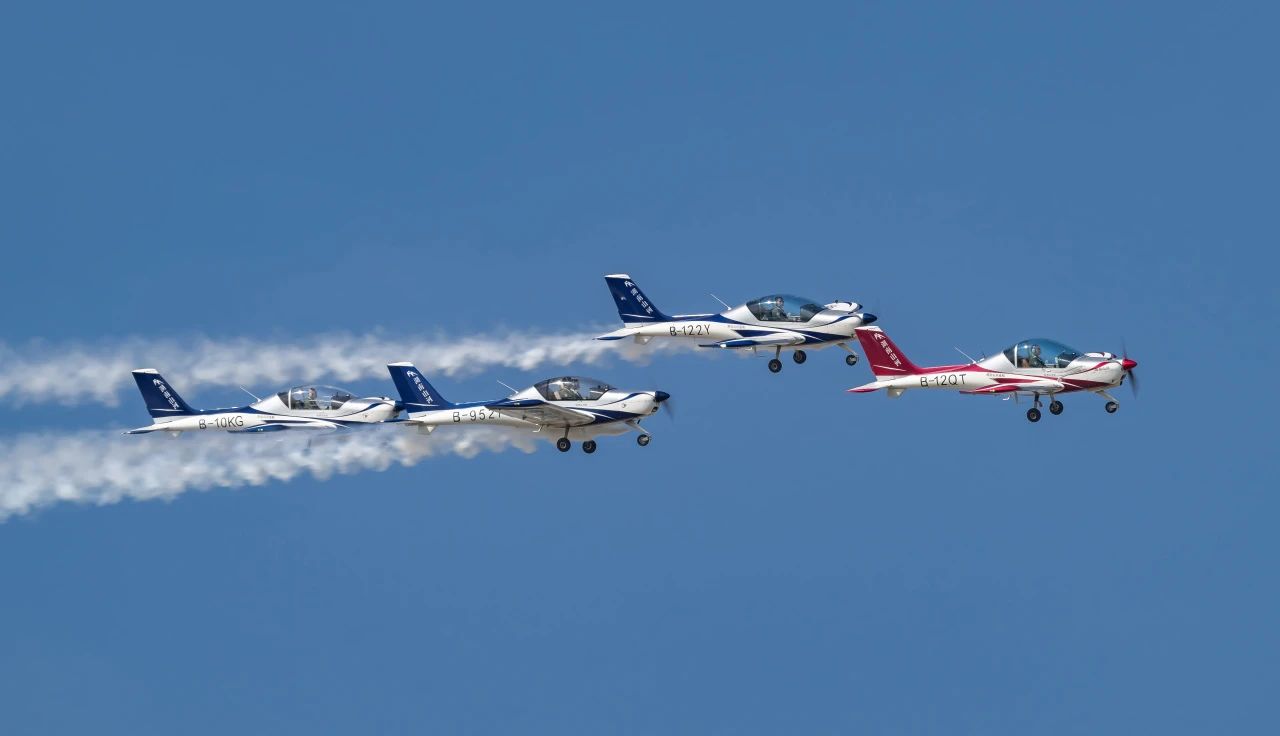 二十载磨砺，，，，“阿若拉”飞机累计航行时间突破11万小时！