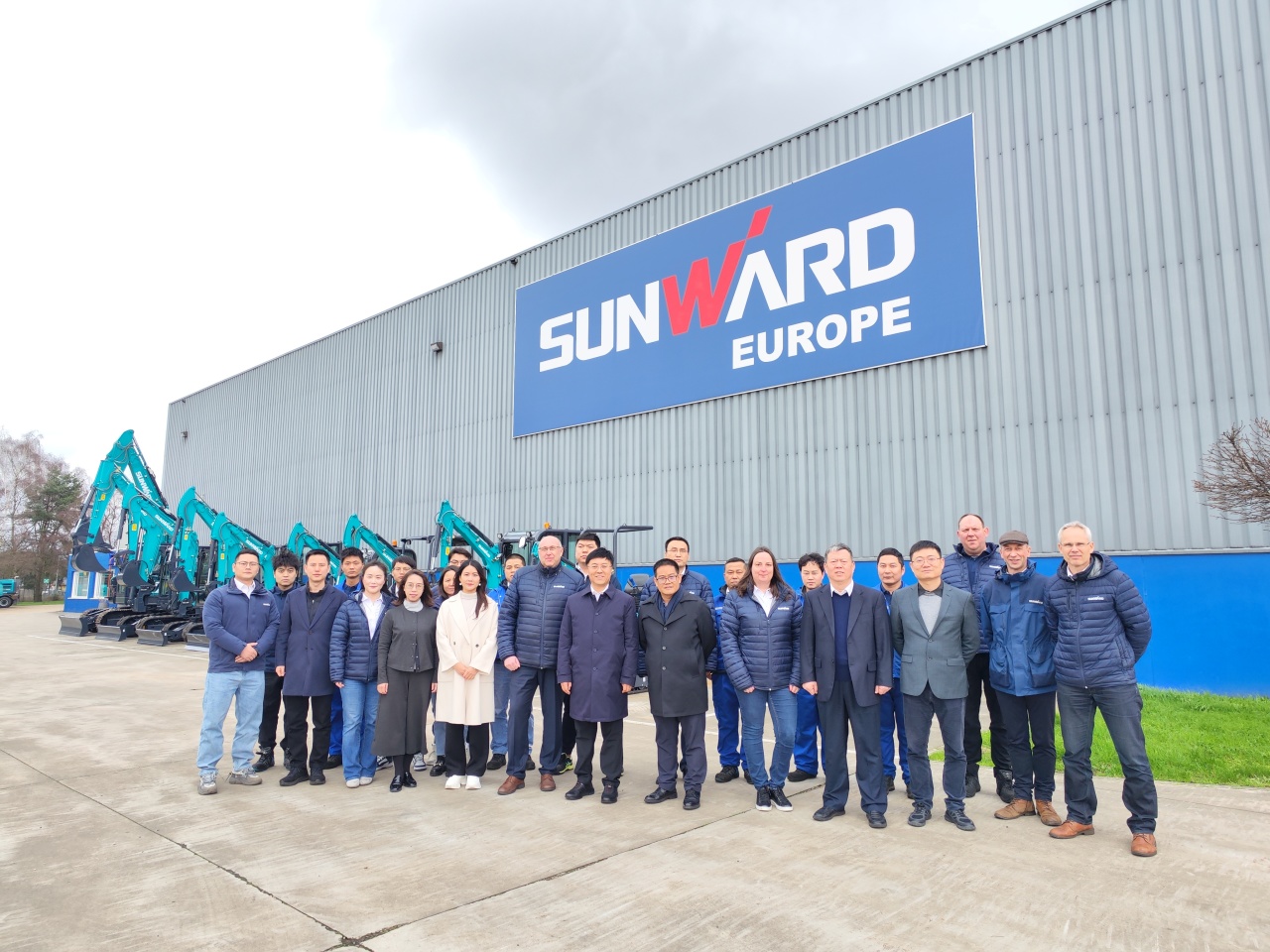 广州工控党委书记、董事长景广军率队赴优德88智能欧洲子公司考察