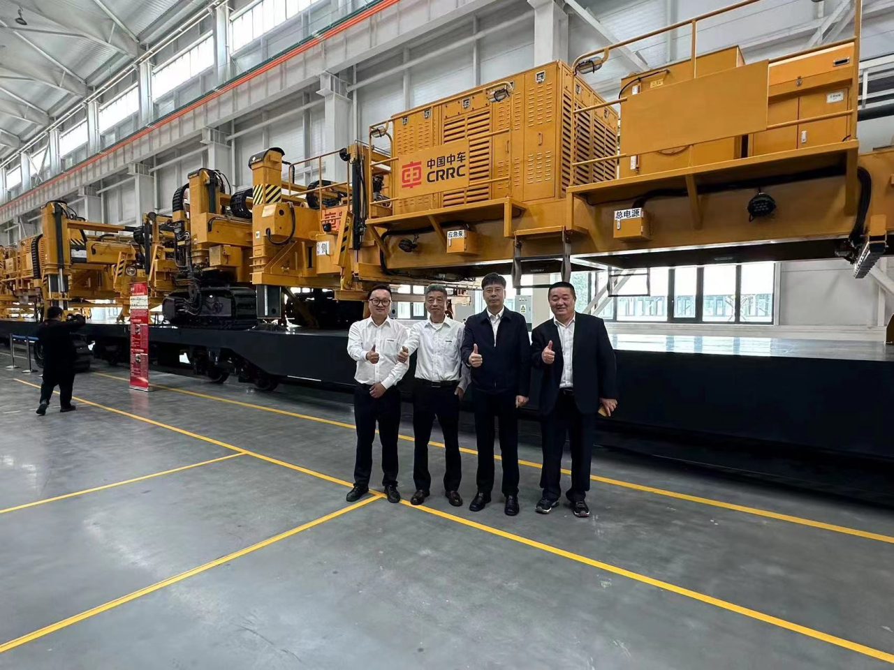 CPH-30J道岔铺换机组全球宣布！优德88智能与宝鸡中车时代共绘铁路装备新篇章！