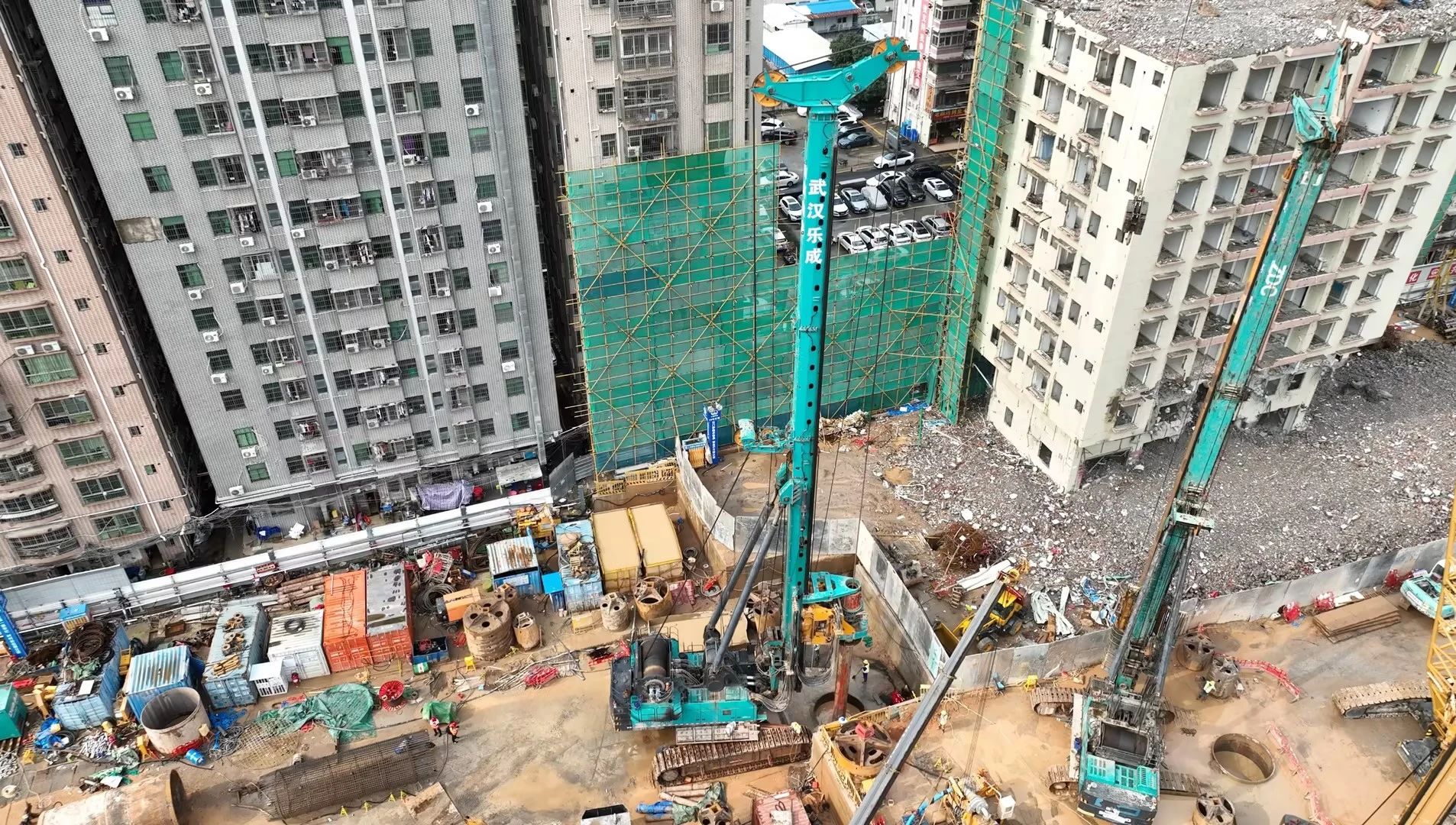 性能突出，，，，，超强助力！优德88智能旋挖钻机助力深圳地铁五和站施工