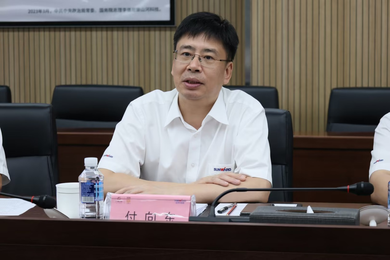 深化交流相助！广州港李明忠副总司理率队莅临优德88智能考察交流！