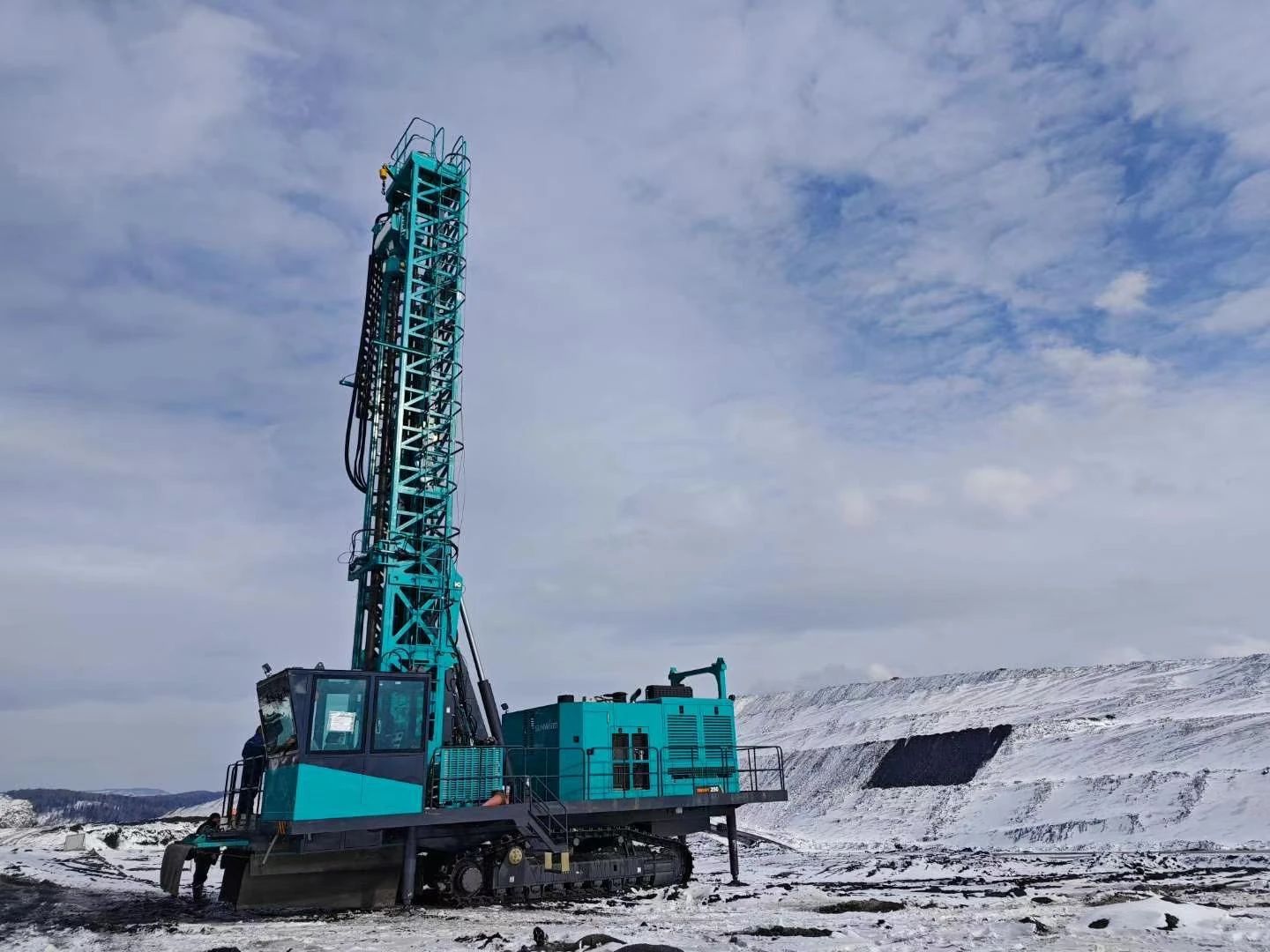 月钻进42888米，，优德88智能牙轮钻机施工效率再立异高