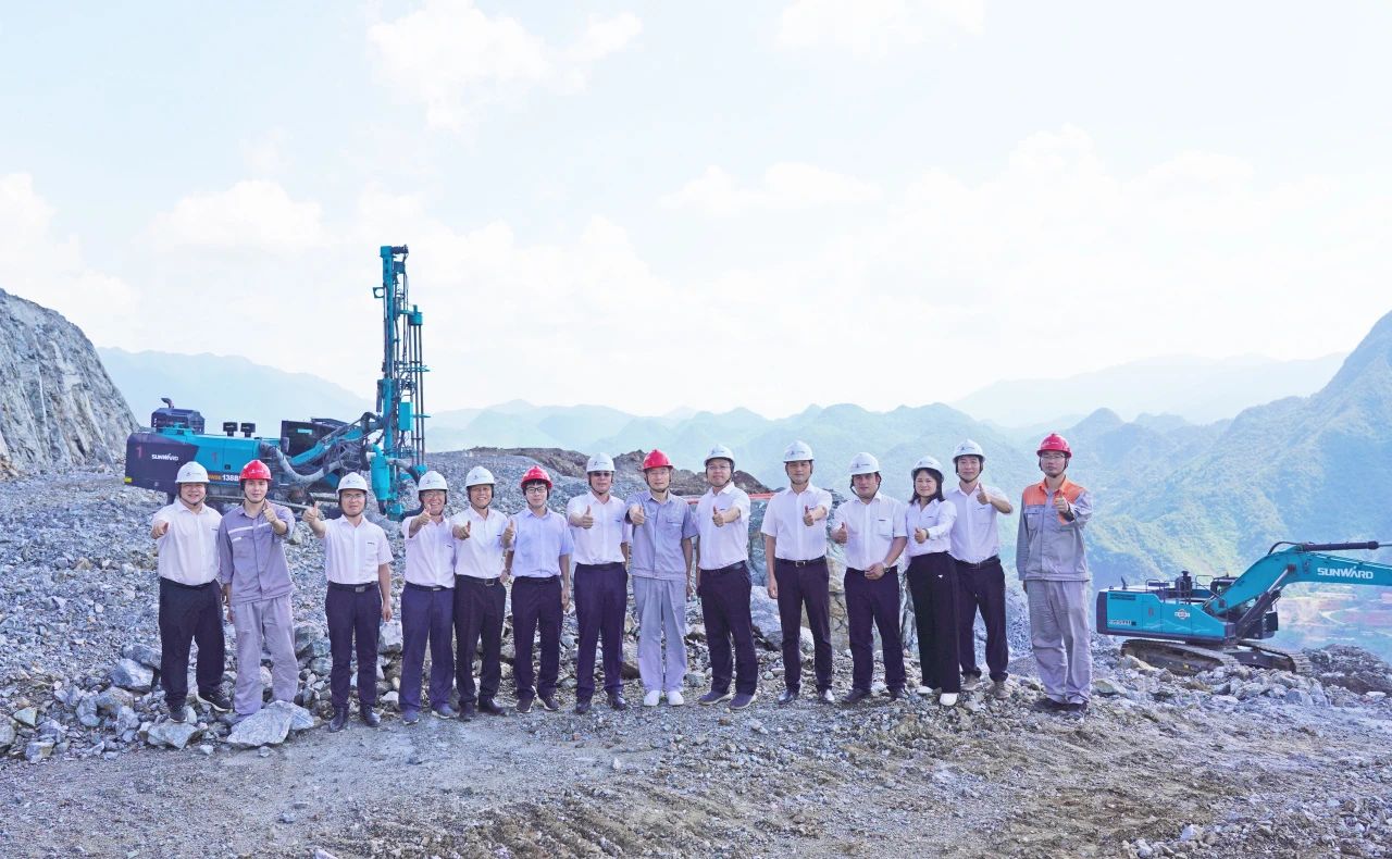 相助共赢，，，，，智胜未来！优德88智能造访湖南柿竹园有色金属有限责任公司