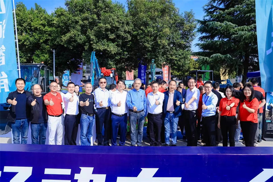 展现“掘”对实力！优德88智能亮相2024微挖大会暨小型装备大会