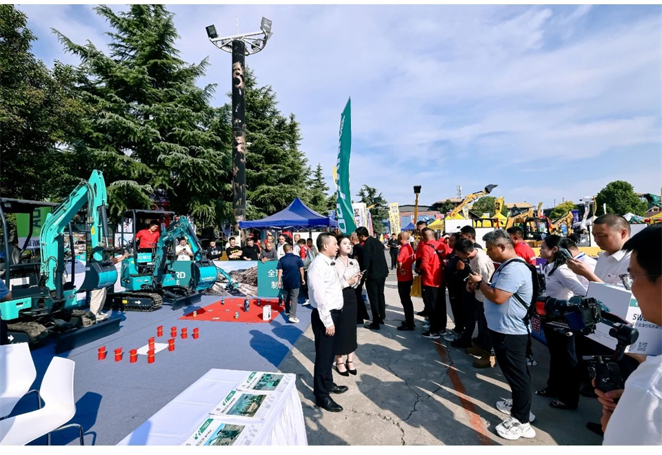 展现“掘”对实力！优德88智能亮相2024微挖大会暨小型装备大会