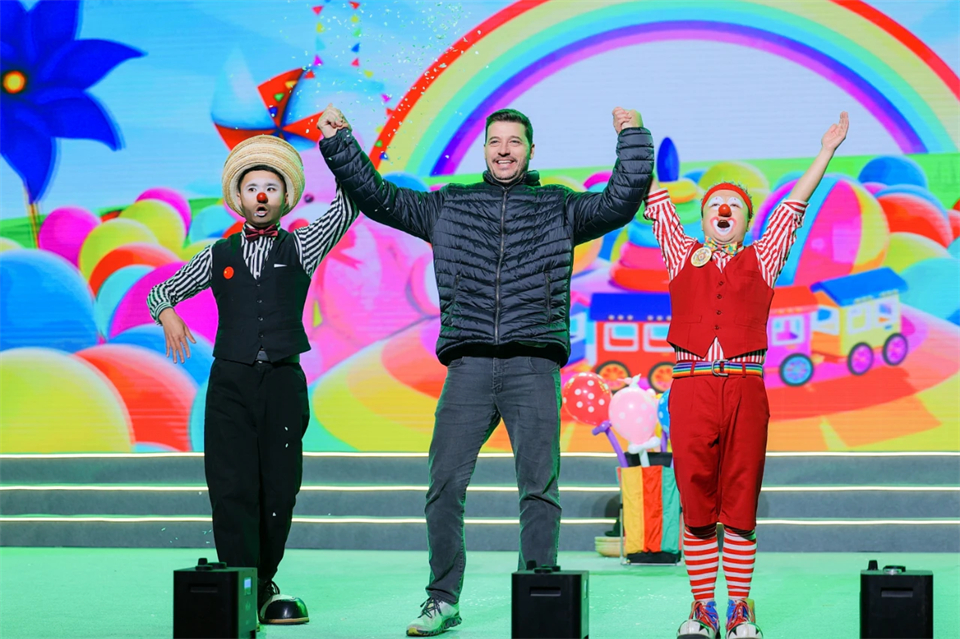 立异引领价值 理想成绩未来——庆祝优德88智能建设25周年表扬大会暨文艺晚会盛大举行