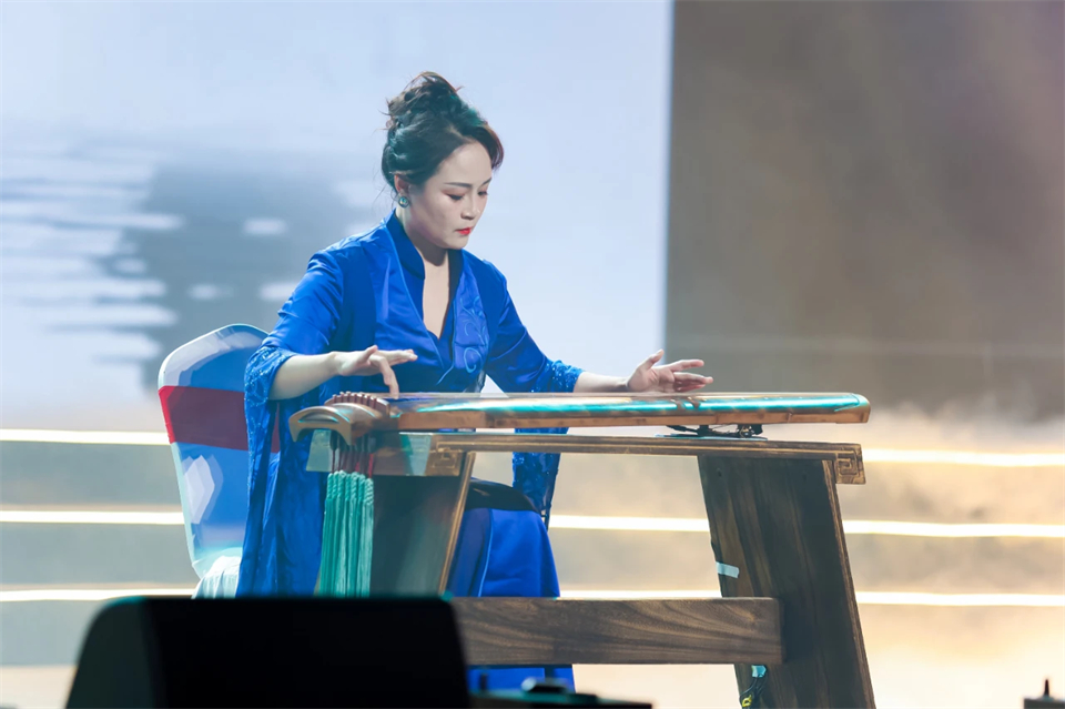 立异引领价值 理想成绩未来——庆祝优德88智能建设25周年表扬大会暨文艺晚会盛大举行