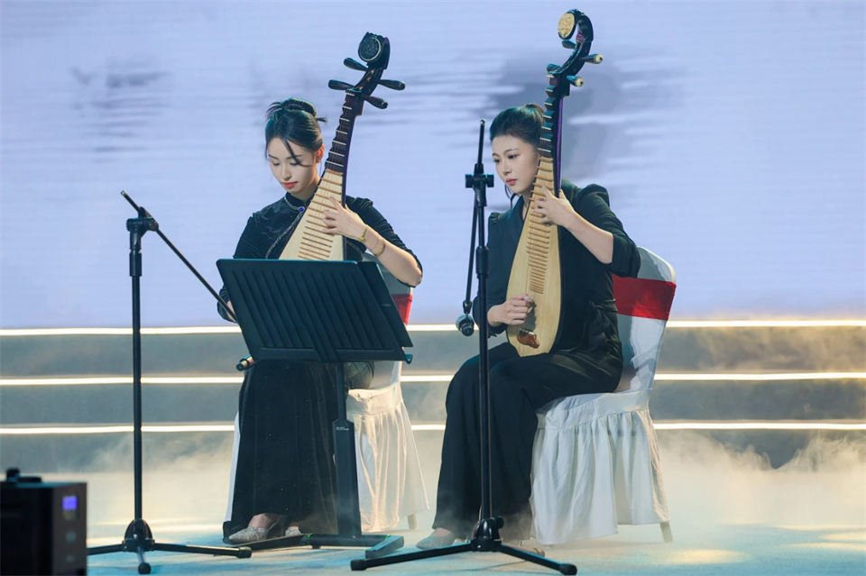 立异引领价值 理想成绩未来——庆祝优德88智能建设25周年表扬大会暨文艺晚会盛大举行