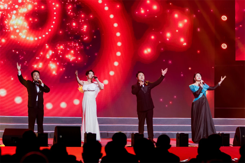 立异引领价值 理想成绩未来——庆祝优德88智能建设25周年表扬大会暨文艺晚会盛大举行