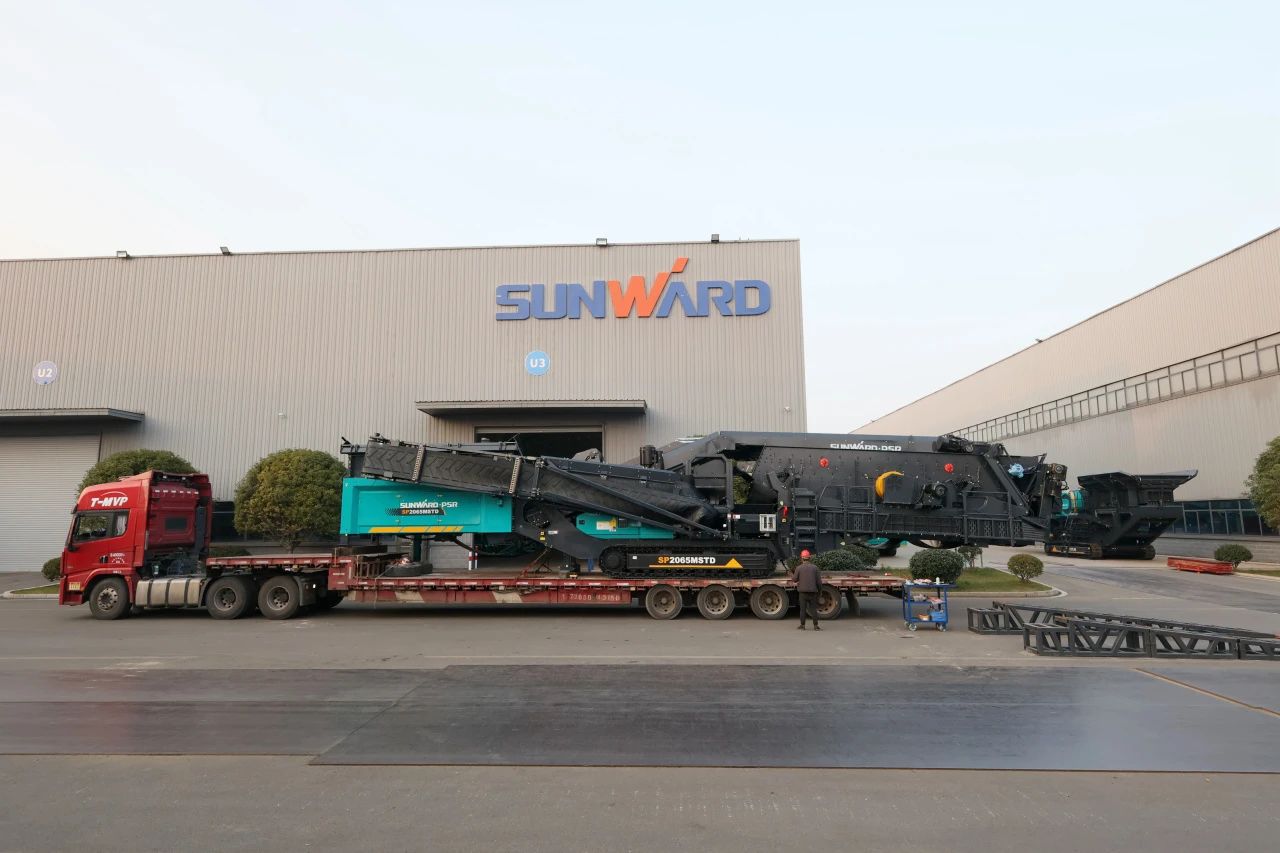 优德88普石勒柴电一体移动破碎筛分装备热销外洋