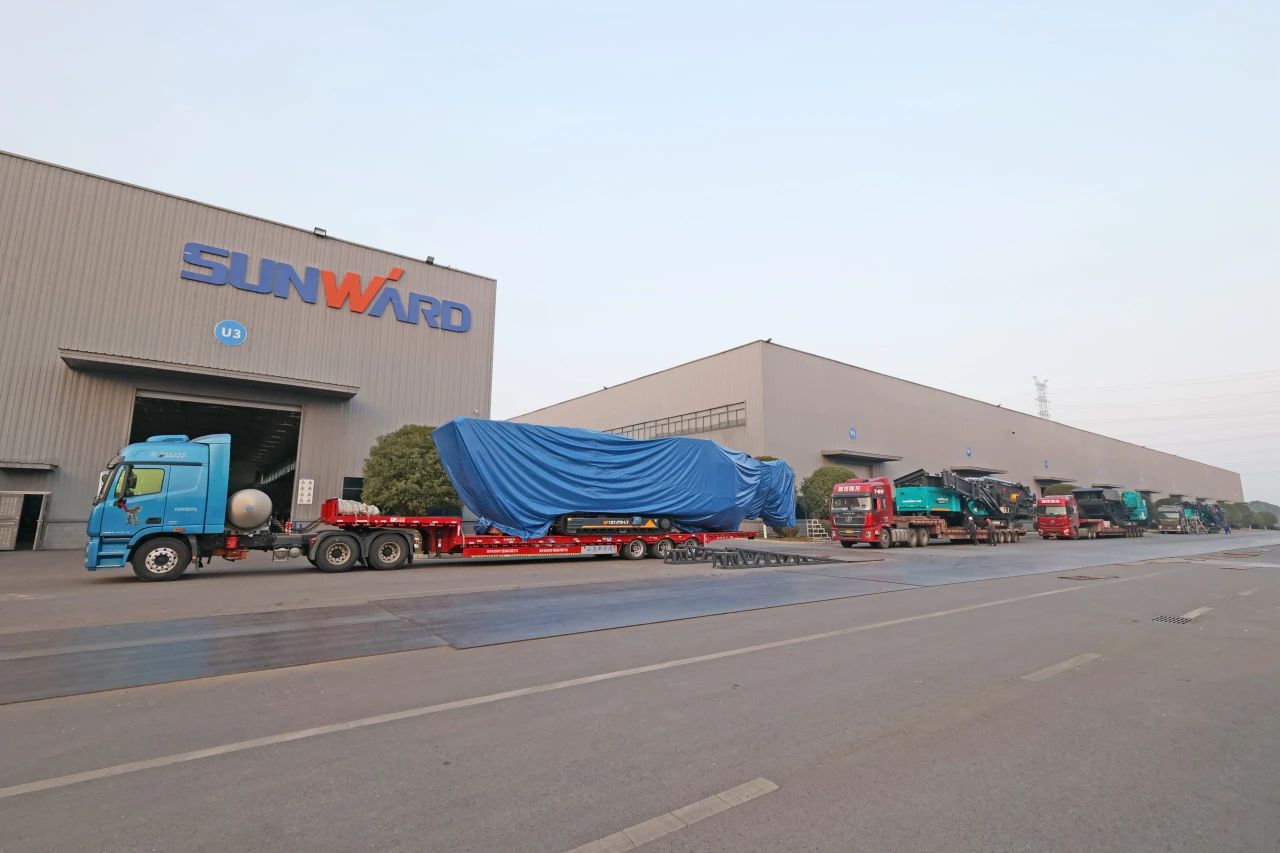 优德88普石勒柴电一体移动破碎筛分装备热销外洋