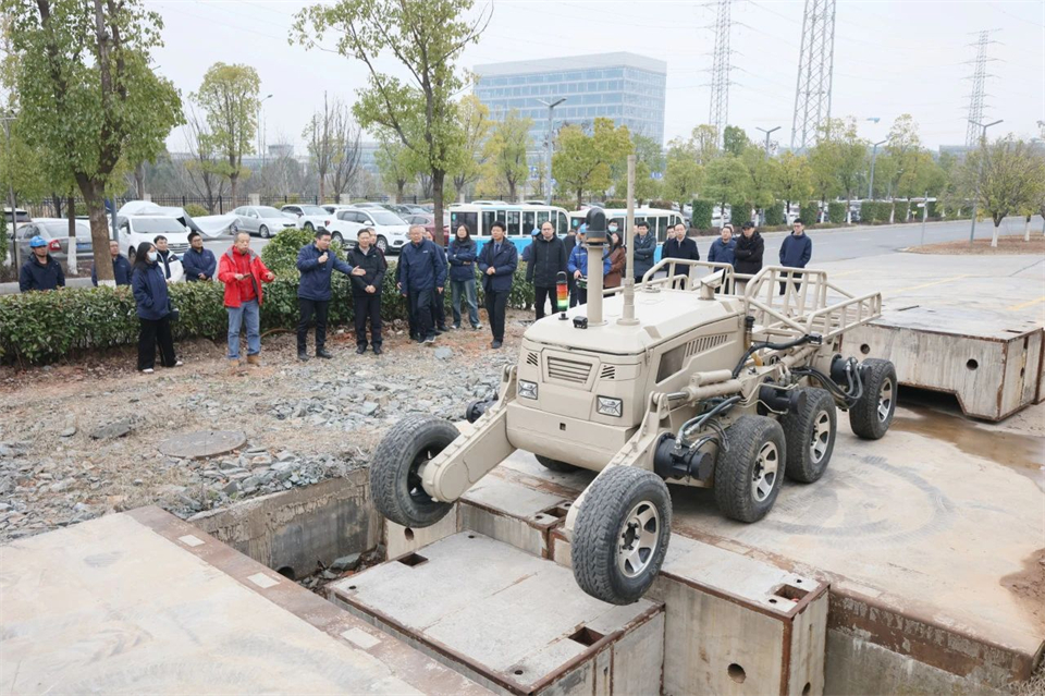 优德88特装“重大情形智能化应抢救援装备要害手艺及应用”项目顺遂通过效果评价