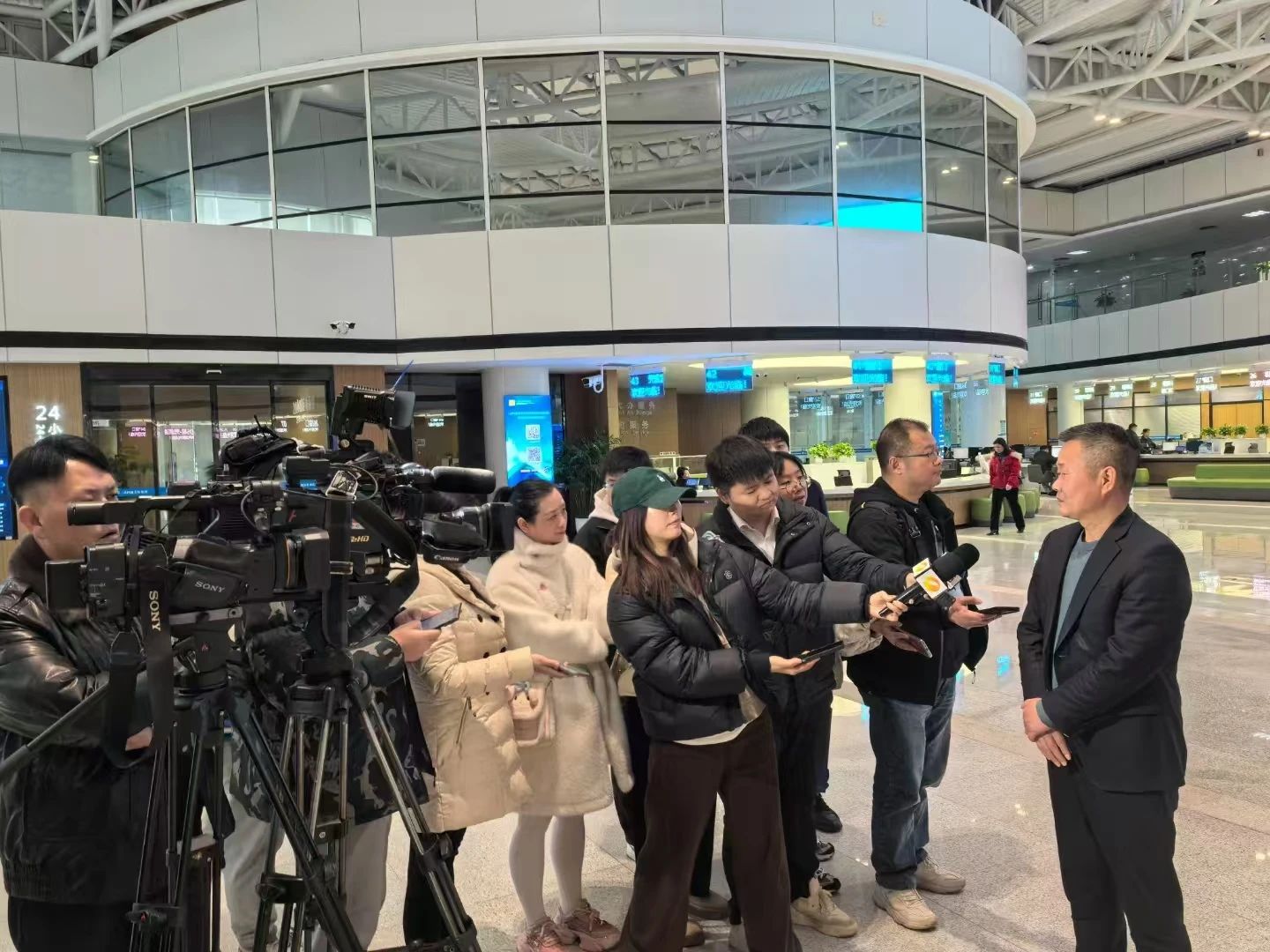 助力长沙经开区高质量生长，，，，，，优德88智能喜获四奖项