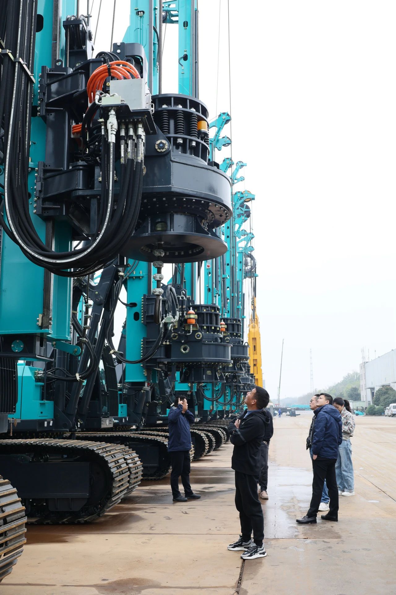 优德88智能举行“植桩一体机”工程应用专题交流会，，共绘行业生长蓝图