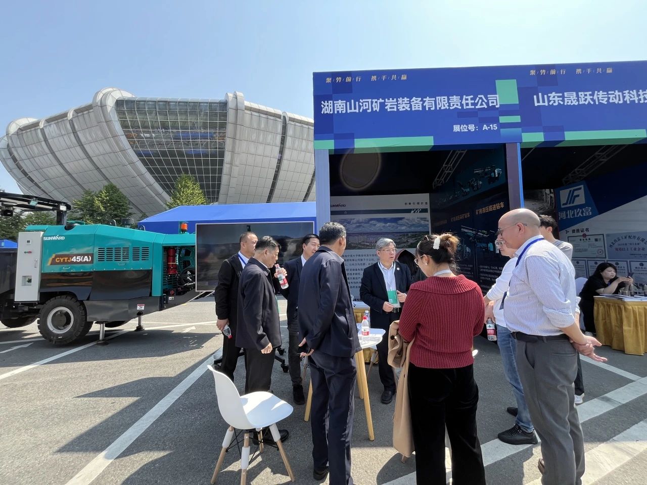 优德88矿岩携井下掘进台车亮相苍南矿山井巷机械展