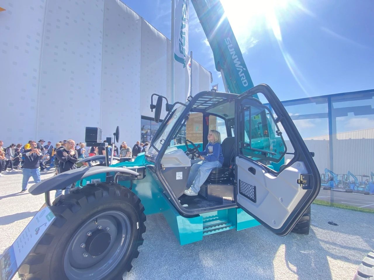 优德88智能高空机械闪灼Bauma 2025！ 新能源手艺与立异产品获全球瞩目