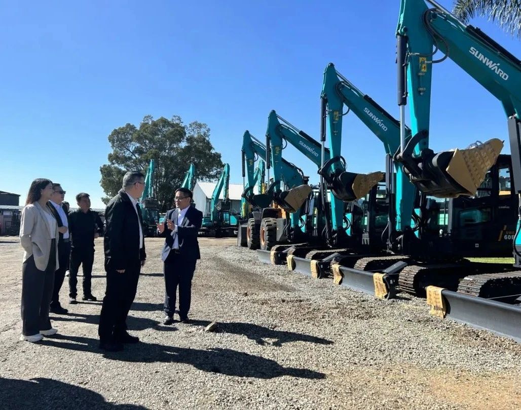 广州工控集团总司理王福铸率队考察优德88智能南非子公司