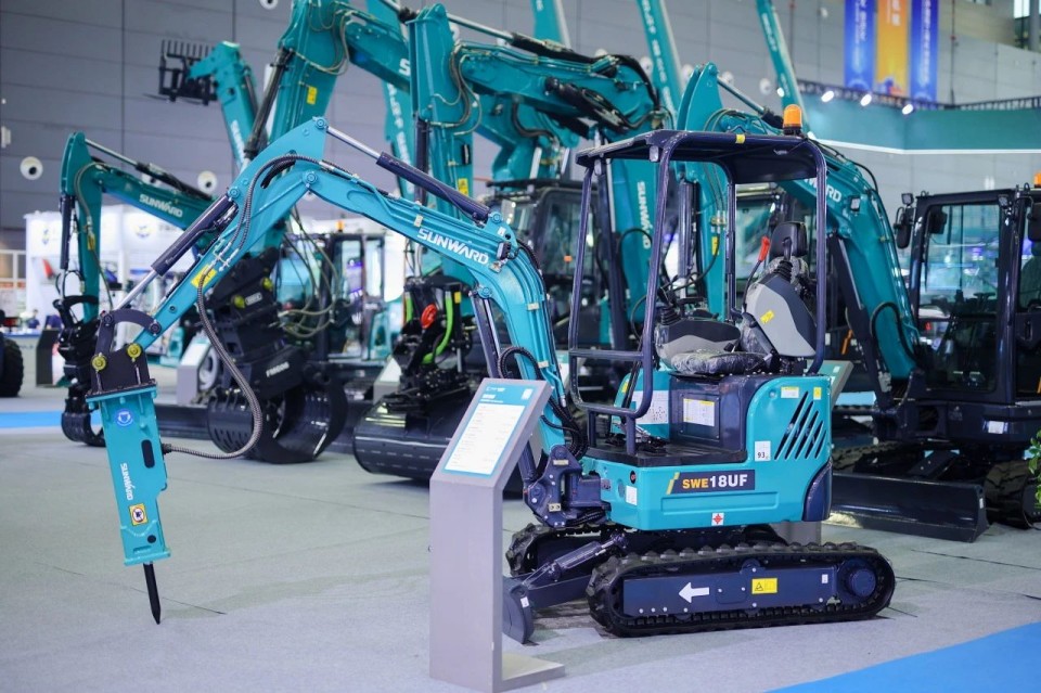 2025 CICEE | 从简单工具迈向多元化解决方案，，，优德88智能泛起非凡挖掘机风范
